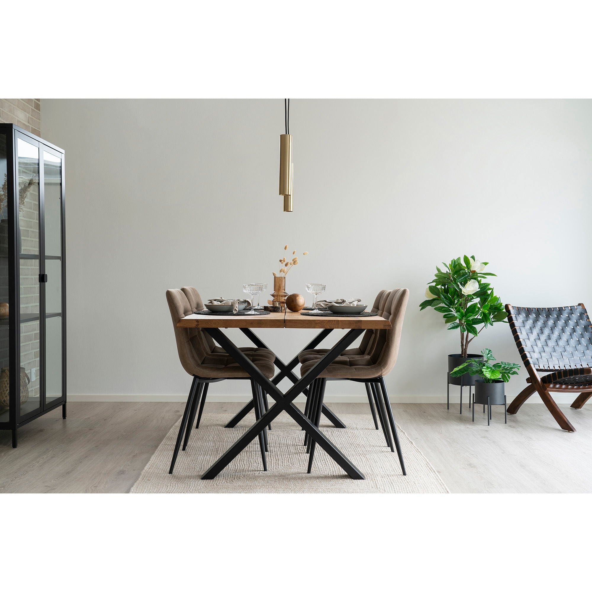 Toulon Dining Table – Esstisch mit Baumkante, 140×95×75 cm