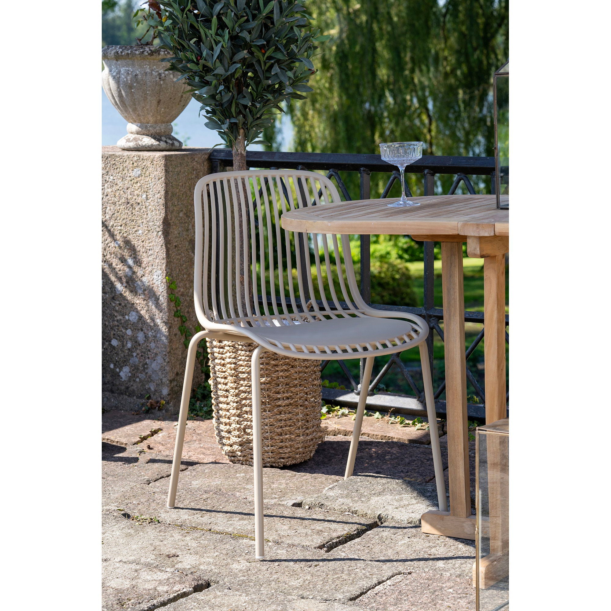 Branson Esszimmerstuhl – stapelbar, Beige, PP & Stahl, für drinnen & draußen